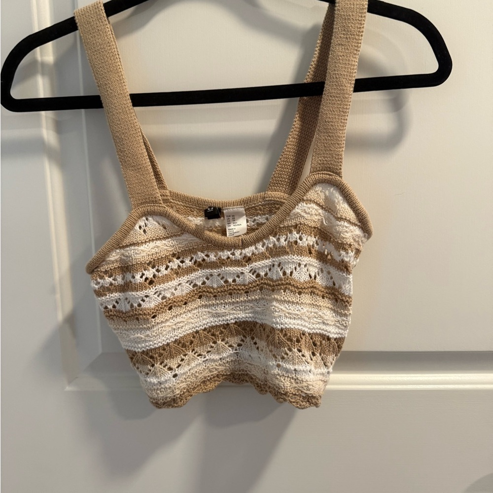 H&M Tan and White Ribbed Sleeveless Crop Top